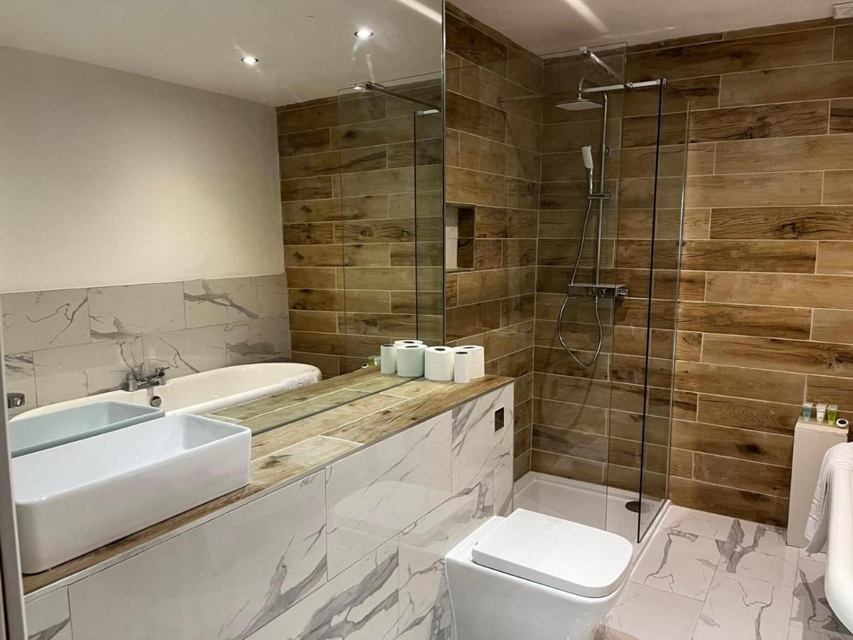 West End -Stunning, 2 Bedroom, Main Door Flat With Private Parking 글라스고 외부 사진