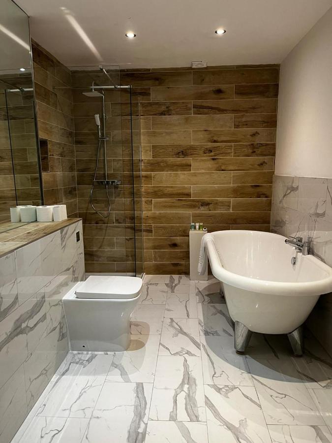 West End -Stunning, 2 Bedroom, Main Door Flat With Private Parking 글라스고 외부 사진