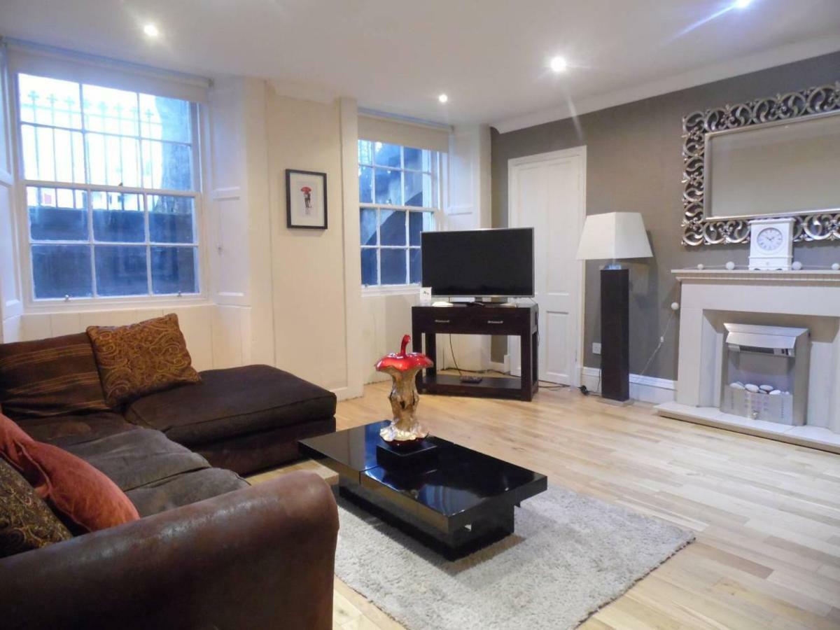 West End -Stunning, 2 Bedroom, Main Door Flat With Private Parking 글라스고 외부 사진
