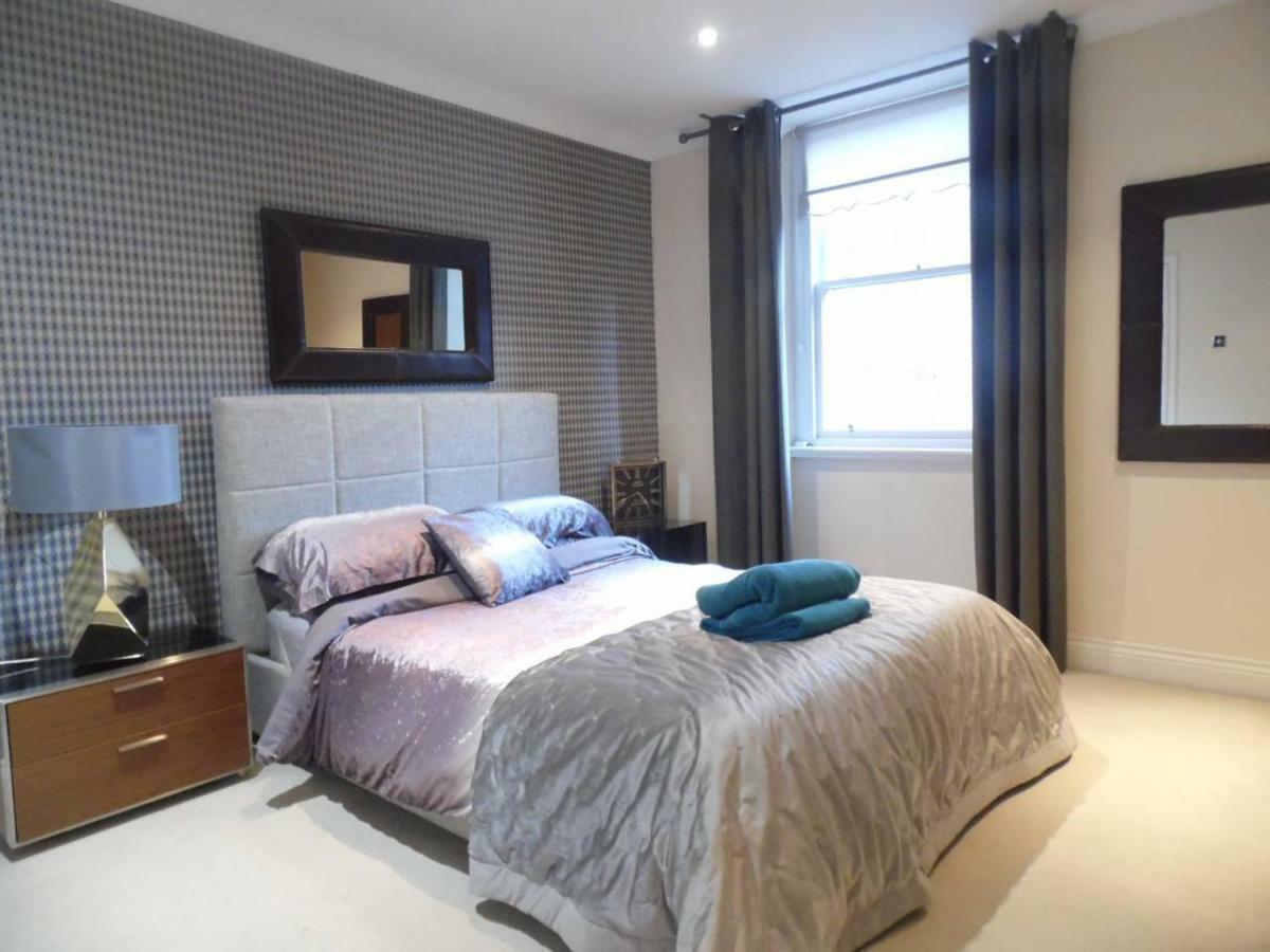 West End -Stunning, 2 Bedroom, Main Door Flat With Private Parking 글라스고 외부 사진